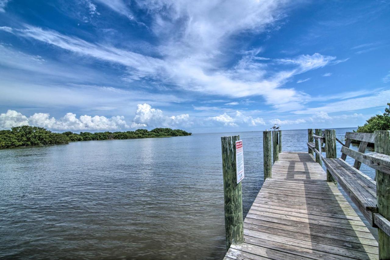 Beachfront Cedar Key Retreat With Pool Access! Luaran gambar