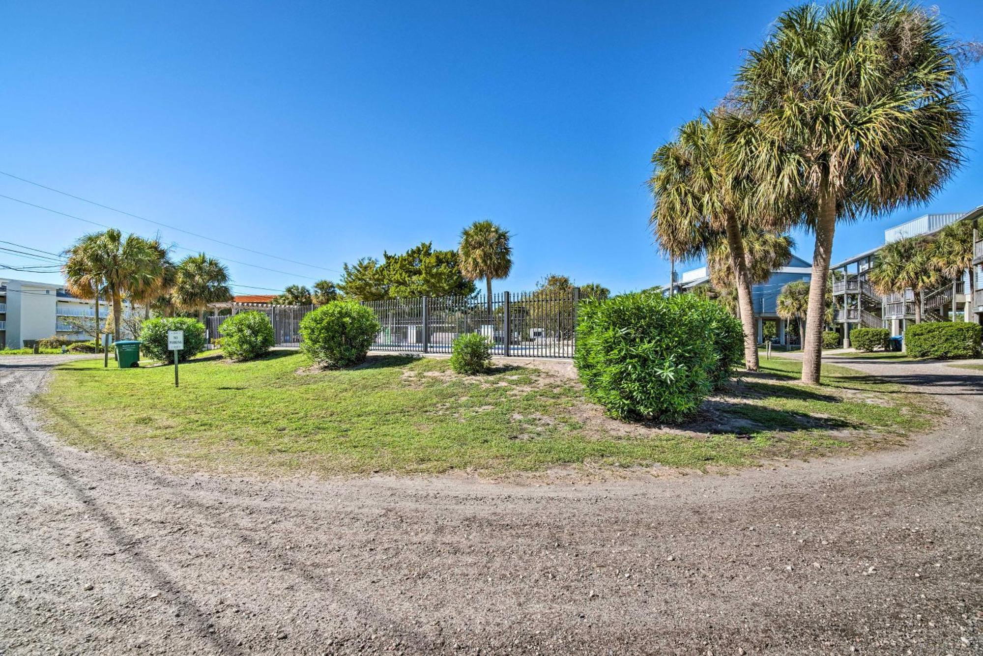 Beachfront Cedar Key Retreat With Pool Access! Luaran gambar